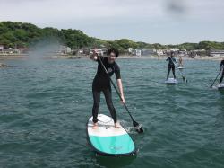 5/8 AM sup（サップ、スタンドアップパドル）体験スクール付きレンタル 動画　鎌倉ハイサーフ
