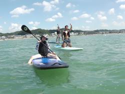 8/6 AM sup（サップ、スタンドアップパドル）体験スクール付きレンタル 動画　鎌倉ハイサーフ
