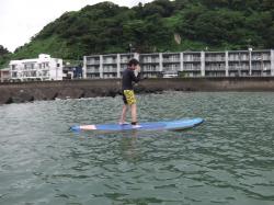 8/13AM sup（サップ、スタンドアップパドル）体験スクール付きレンタル 動画　鎌倉ハイサーフ