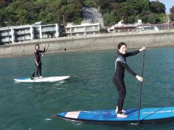 11/12 AM SUP(サップ、スタンドアップパドル)体験スクール付きレンタル  KAMAKURA HIGH SURF