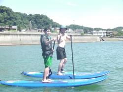 7/24 AM SUP(サップ、スタンドアップパドル)体験スクール付きレンタル  鎌倉ハイサーフ 