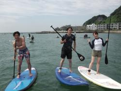 8/20 AM2 SUP(サップ、スタンドアップパドル)体験スクール付きレンタル  鎌倉ハイサーフ