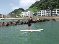 9/4 AM SUP(サップ、スタンドアップパドル)体験スクール付きレンタル　 鎌倉ハイサーフ
