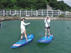 8/9 AM SUP(サップ、スタンドアップパドル)体験スクール付きレンタル  鎌倉ハイサーフ