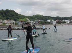 7/13 AM SUP(サップ、スタンドアップパドル)体験スクール付きレンタル  鎌倉ハイサーフ