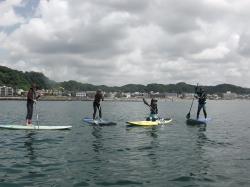 7/13 AM SUP(サップ、スタンドアップパドル)体験スクール付きレンタル  鎌倉ハイサーフ