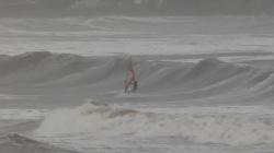 ９／１６台風ライド　ウインドサーフィン　動画　鎌倉ハイサーフ